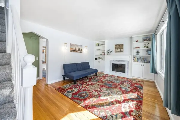 19 Pleasant St, North Reading, MA 01864