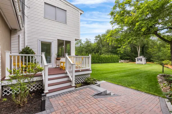 409 Haverhill St, Reading, MA 01867-1325