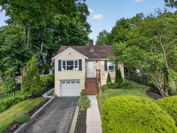 4 Irving St, Stoneham, MA 02180