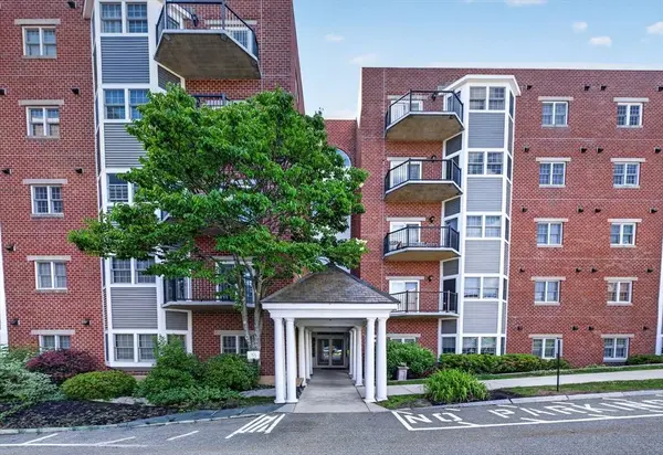 148 Main St #B533, North Andover, MA 01845