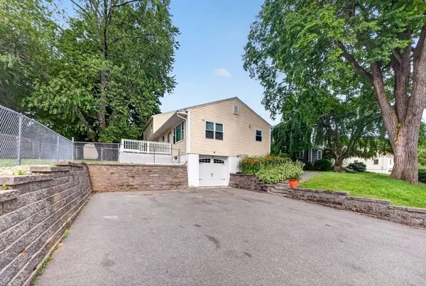 119 High St, North Andover, MA 01845