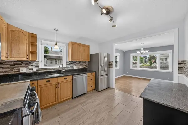 119 High St, North Andover, MA 01845