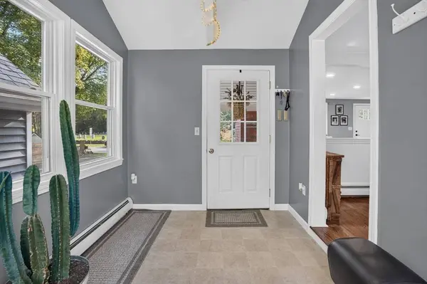 11 Haverhill Rd, Topsfield, MA 01983