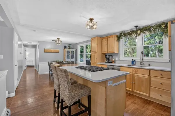 11 Haverhill Rd, Topsfield, MA 01983