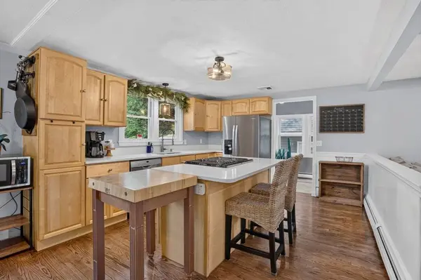 11 Haverhill Rd, Topsfield, MA 01983