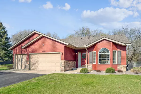 6524 Founders Pkwy, Brooklyn Park, MN 55445