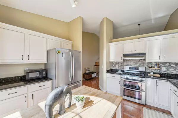 6524 Founders Pkwy, Brooklyn Park, MN 55445