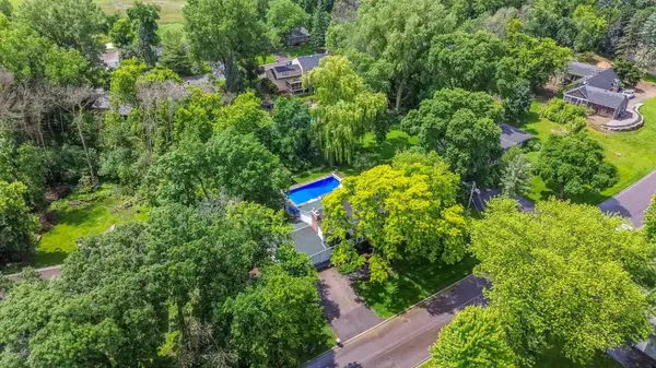 15325 Holdridge DR, Minnetonka, MN 55391