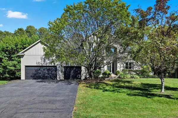 2174 Majestic WAY, Chanhassen, MN 55317