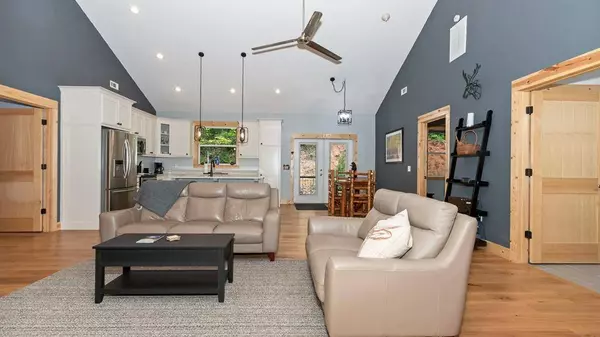 60 Lonesome Pine Rd., Murphy, NC 28906