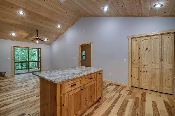 42 Oak Branch Drive, Murphy, NC 28906