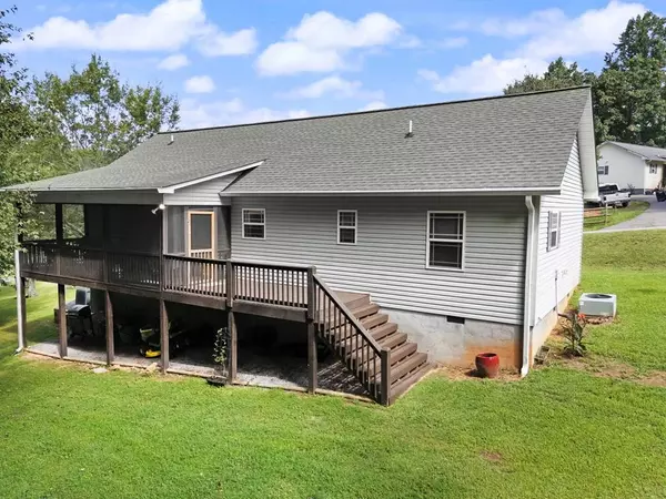 154 Clay Smith Lane, Hayesville, NC 28904