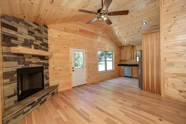 54 Hawthorne Lane, Murphy, NC 28906
