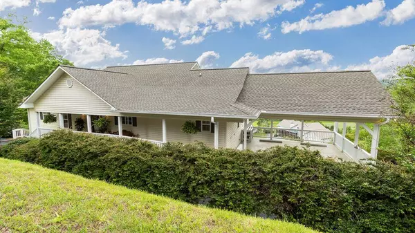 372 Hillside Drive, Warne, NC 28909