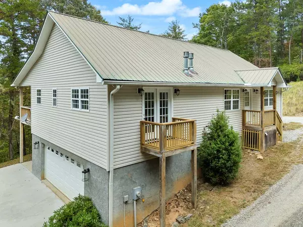 722 Greasy Creek Rd., Brasstown, NC 28902