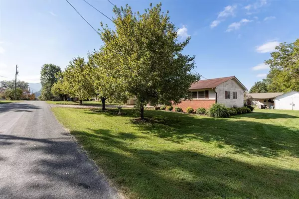 299 Sunland Drive, Andrews, NC 28906