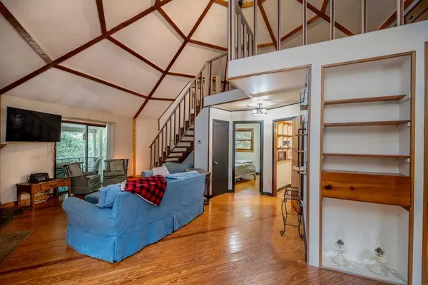 218 Hunter Valley Road, Murphy, NC 28906