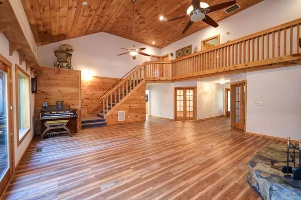 78 Goldfinch Lane, Murphy, NC 28906