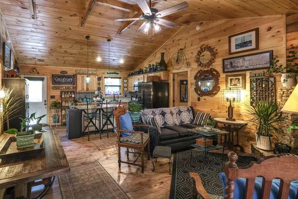 61 Quail Woods Rd., Murphy, NC 28906