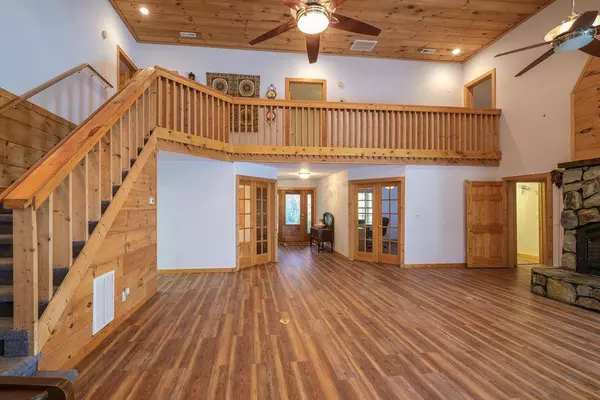 78 Goldfinch Lane, Murphy, NC 28906