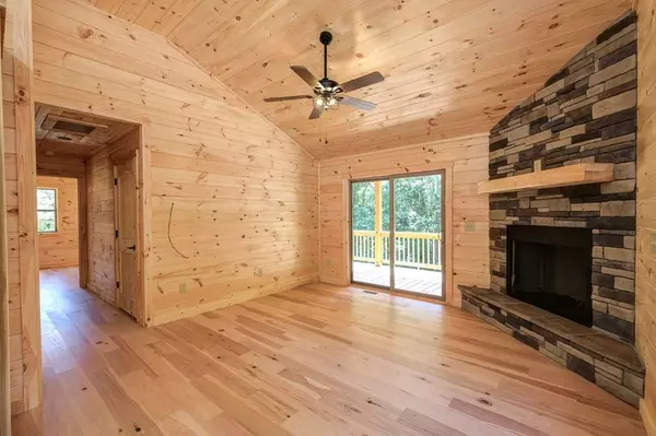 54 Hawthorne Lane, Murphy, NC 28906