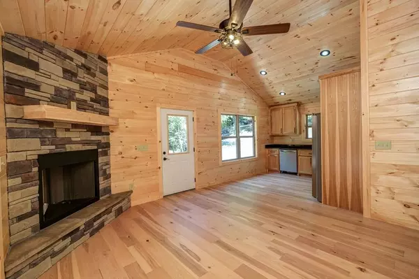 54 Hawthorne Lane, Murphy, NC 28906