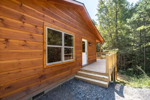 54 Hawthorne Lane, Murphy, NC 28906