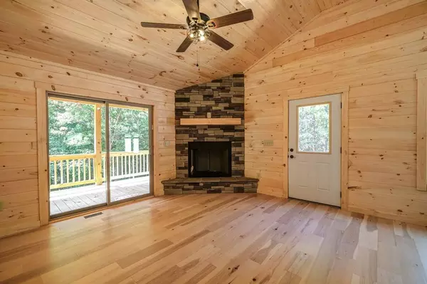 54 Hawthorne Lane, Murphy, NC 28906