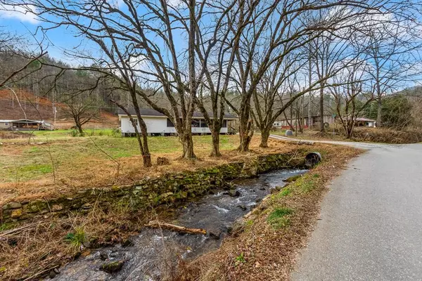 1015 Beaver Creek Rd., Andrews, NC 28901