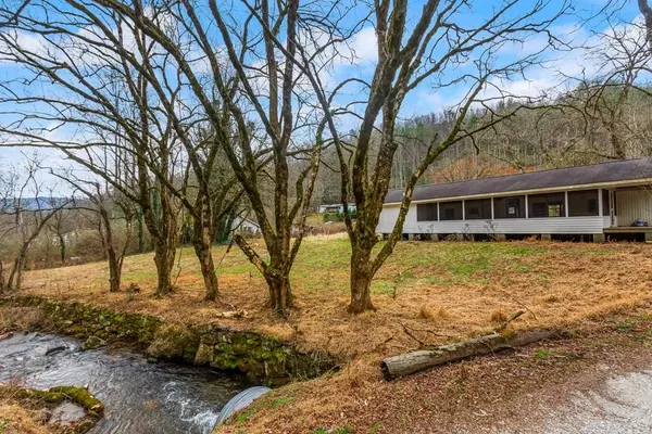 1015 Beaver Creek Rd., Andrews, NC 28901