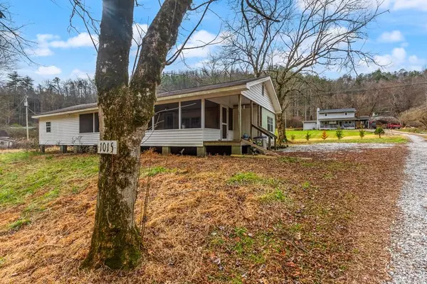 1015 Beaver Creek Rd., Andrews, NC 28901