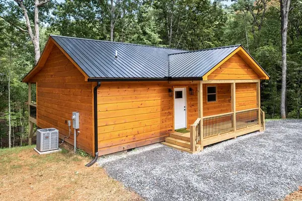 22 Oak Top Drive, Murphy, NC 28906