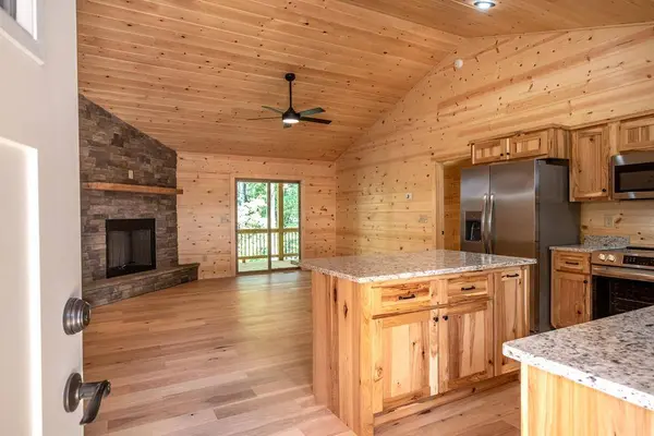 22 Oak Top Drive, Murphy, NC 28906