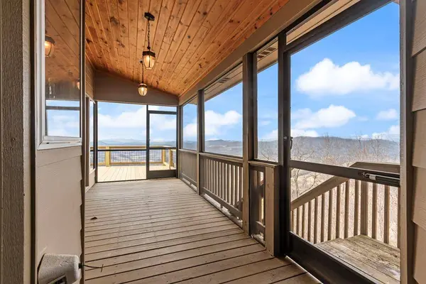 1530 Mason Way, Brasstown, NC 28902