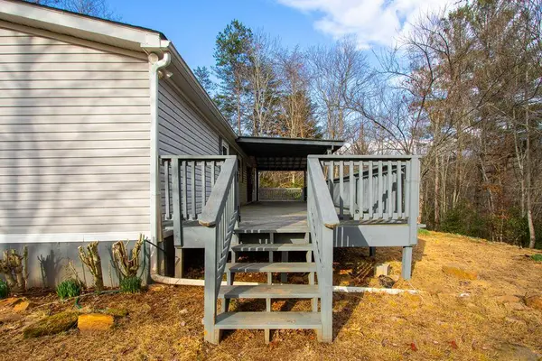 896 Quail Cove Circle, Warne, NC 28909