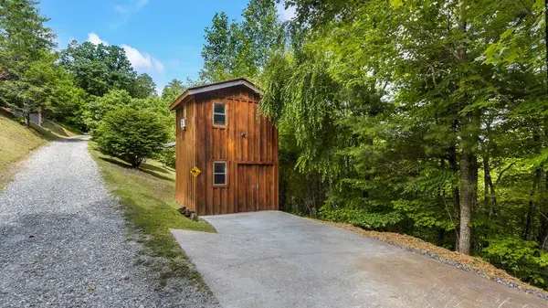 815 Smokey Hollow Drive, Murphy, NC 28906