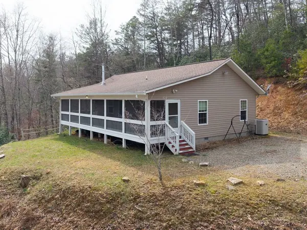145 Raymond Wilson Rd., Topton, NC 28781