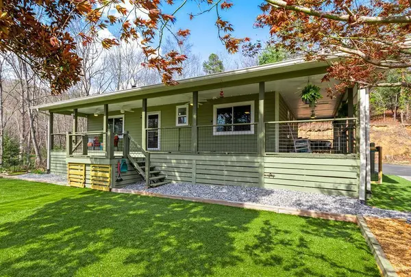 587 Holly Berry Drive, Murphy, NC 28906