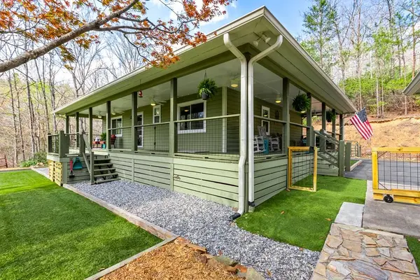 587 Holly Berry Drive, Murphy, NC 28906