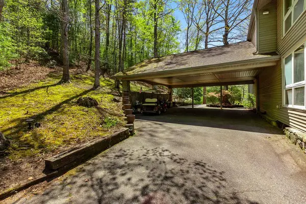 1240 Village Road, Murphy, NC 28906