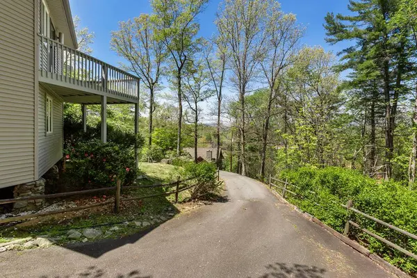 1240 Village Road, Murphy, NC 28906