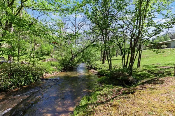 2445 Hanging Dog Rd., Murphy, NC 28906
