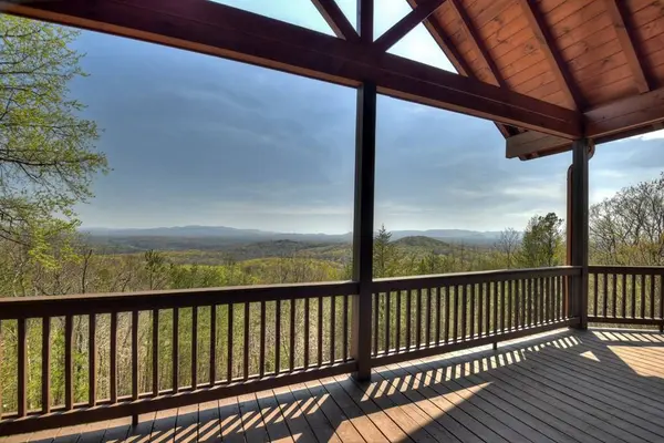 486 Henderson Ln, Mineral Bluff, GA 30559