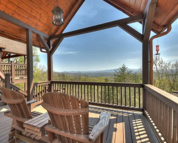486 Henderson Ln, Mineral Bluff, GA 30559
