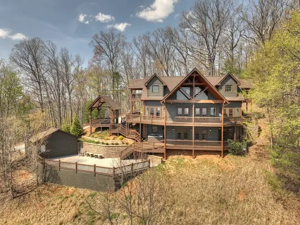 486 Henderson Ln, Mineral Bluff, GA 30559