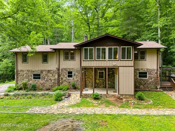 16090 W Us Highway 64, Murphy, NC 28906