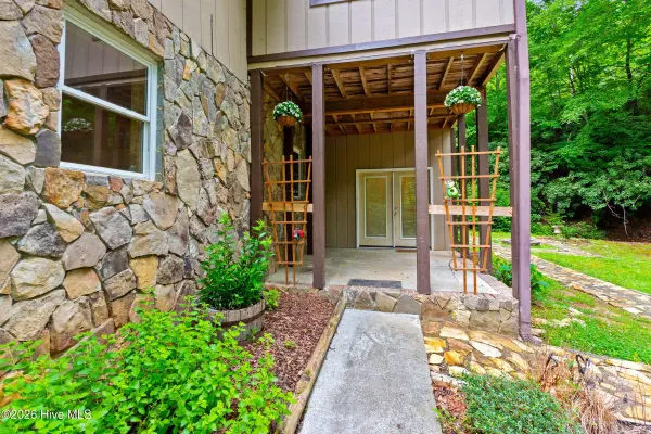 16090 W Us Highway 64, Murphy, NC 28906
