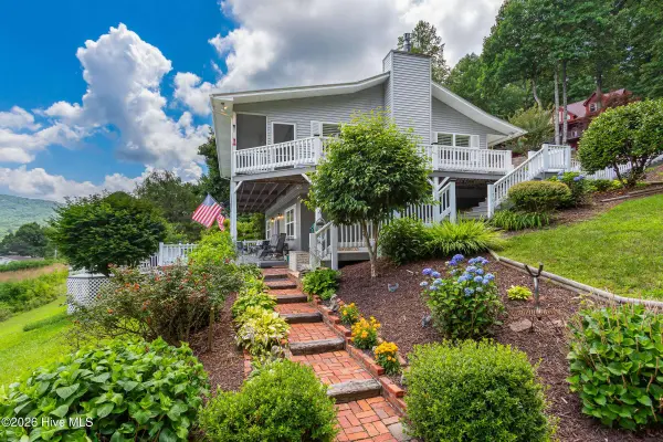 1938 Lakeview Summit DR, Young Harris, GA 30582