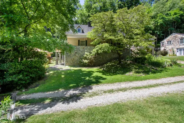 95 Cherokee AVE, Andrews, NC 28901