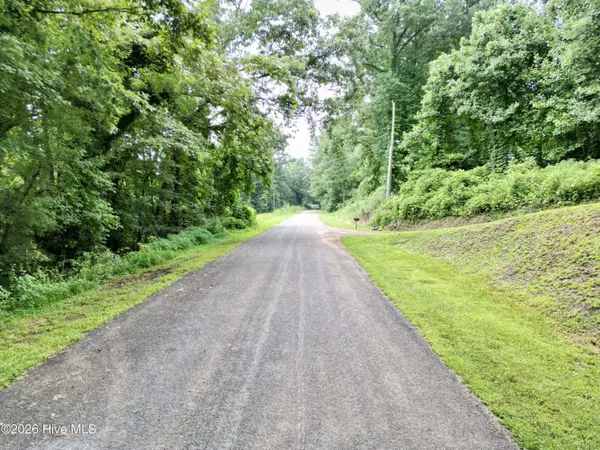 7 Heaton RD, Marble, NC 28905